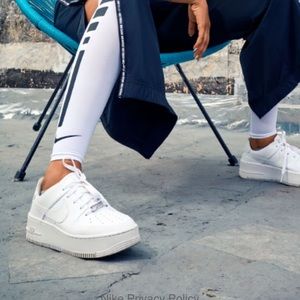 Women Nike Air Force 1 Sage Low size 10